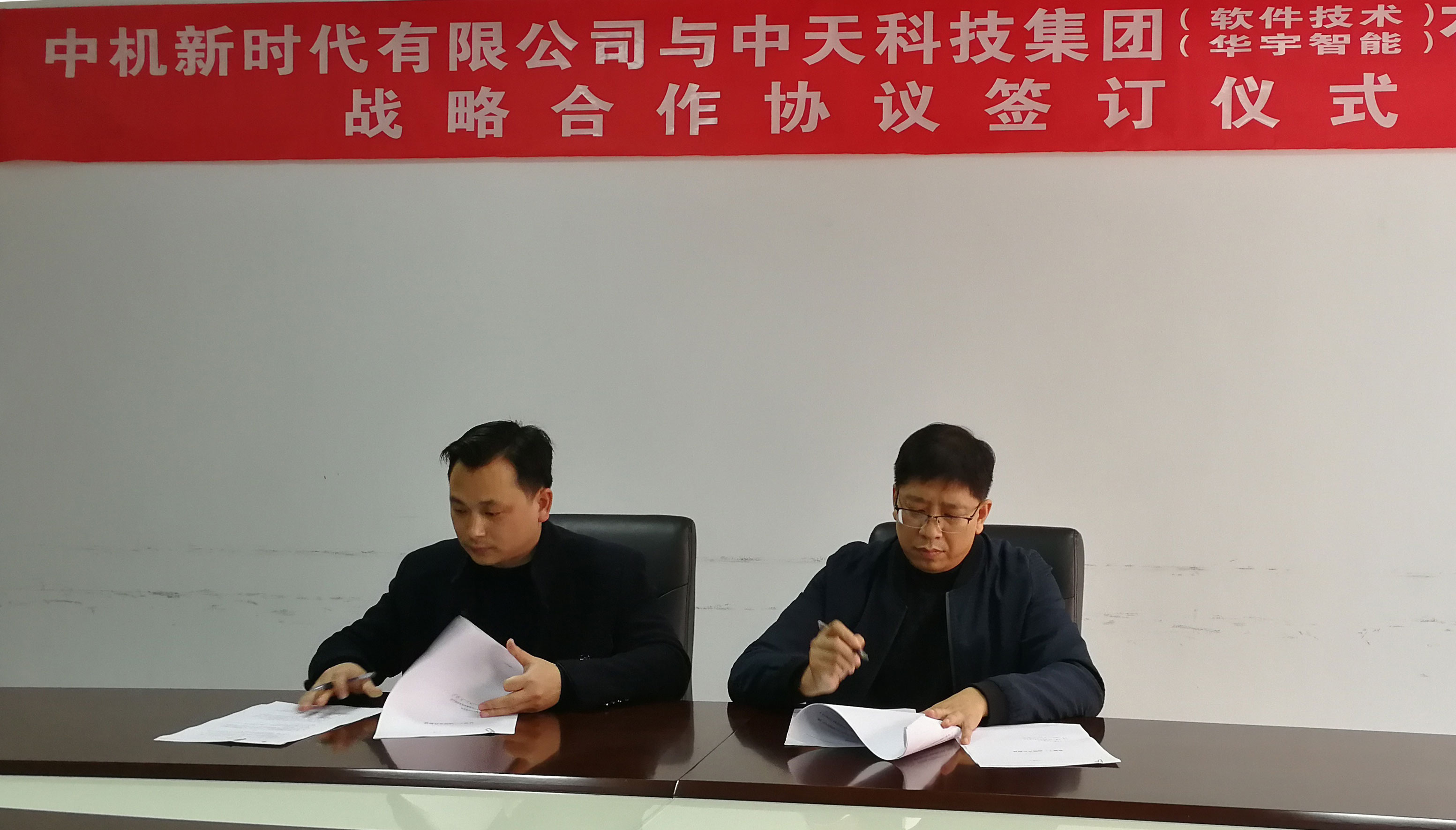 ΰ�¹���(victor1946)�ٷ���վ-Officials Website