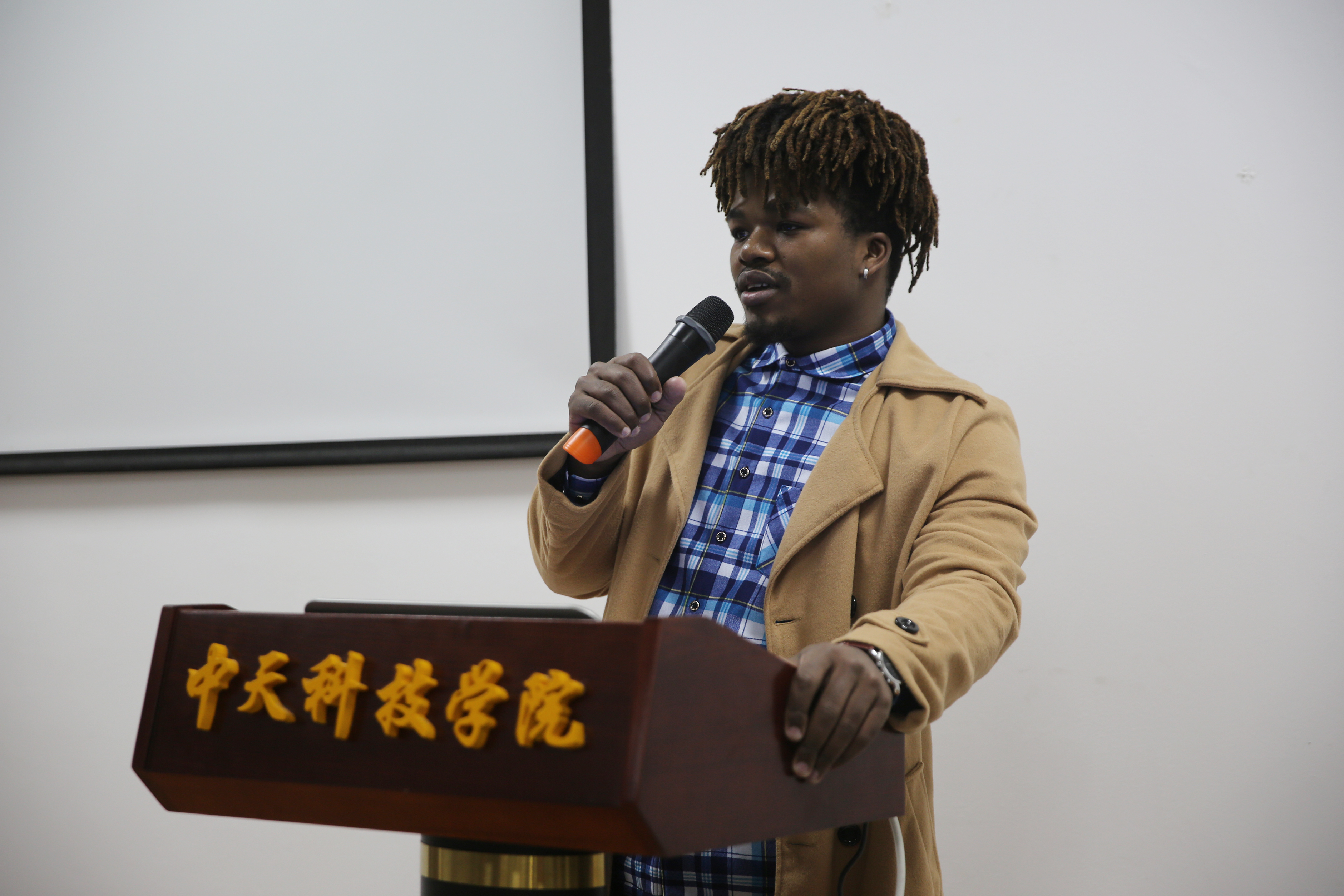 ΰ�¹���(victor1946)�ٷ���վ-Officials Website