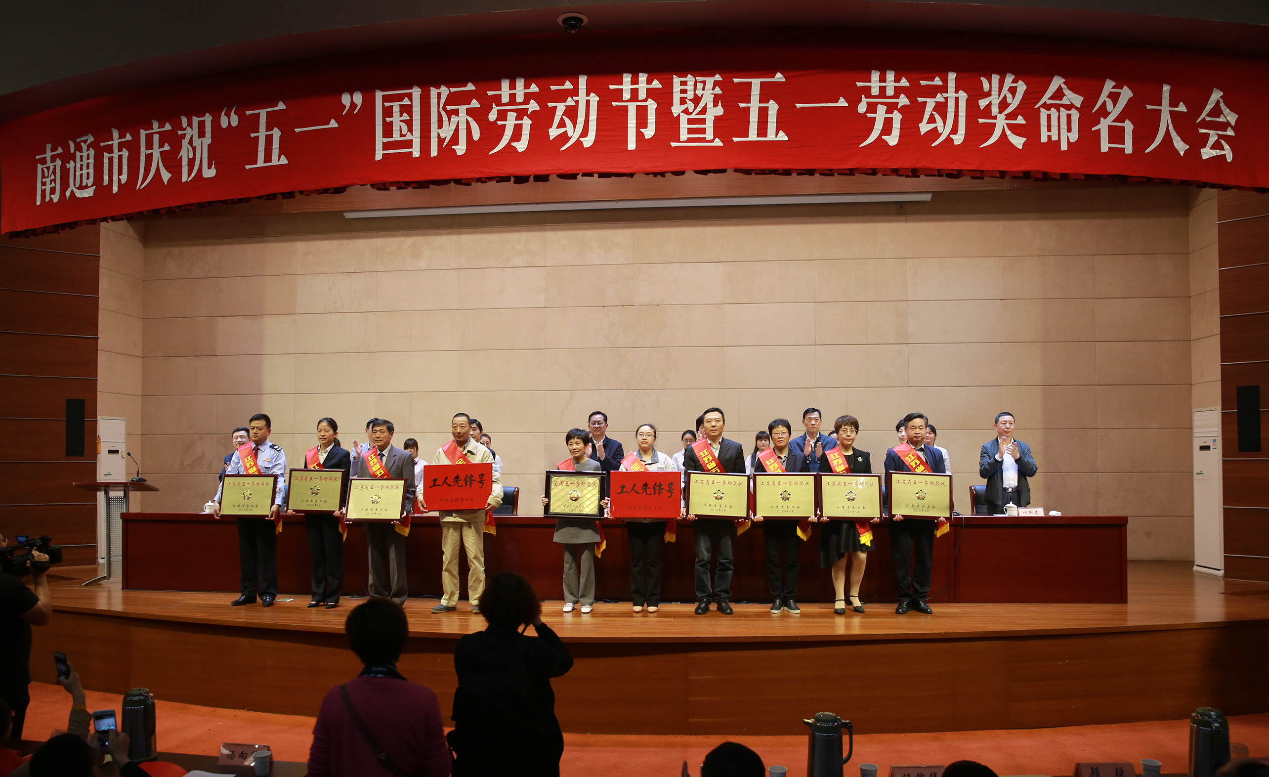 ΰ�¹���(victor1946)�ٷ���վ-Officials Website