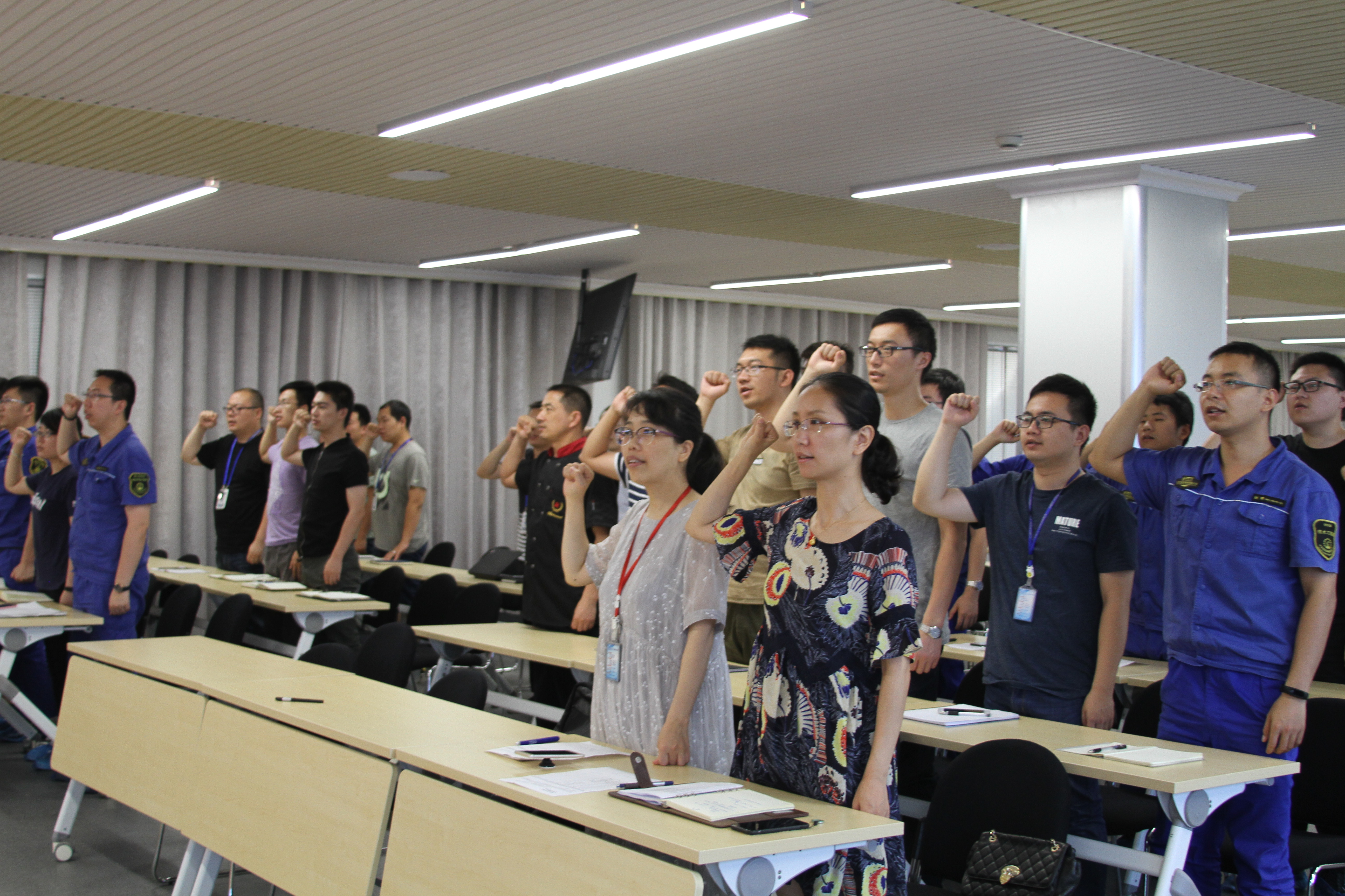 ΰ�¹���(victor1946)�ٷ���վ-Officials Website