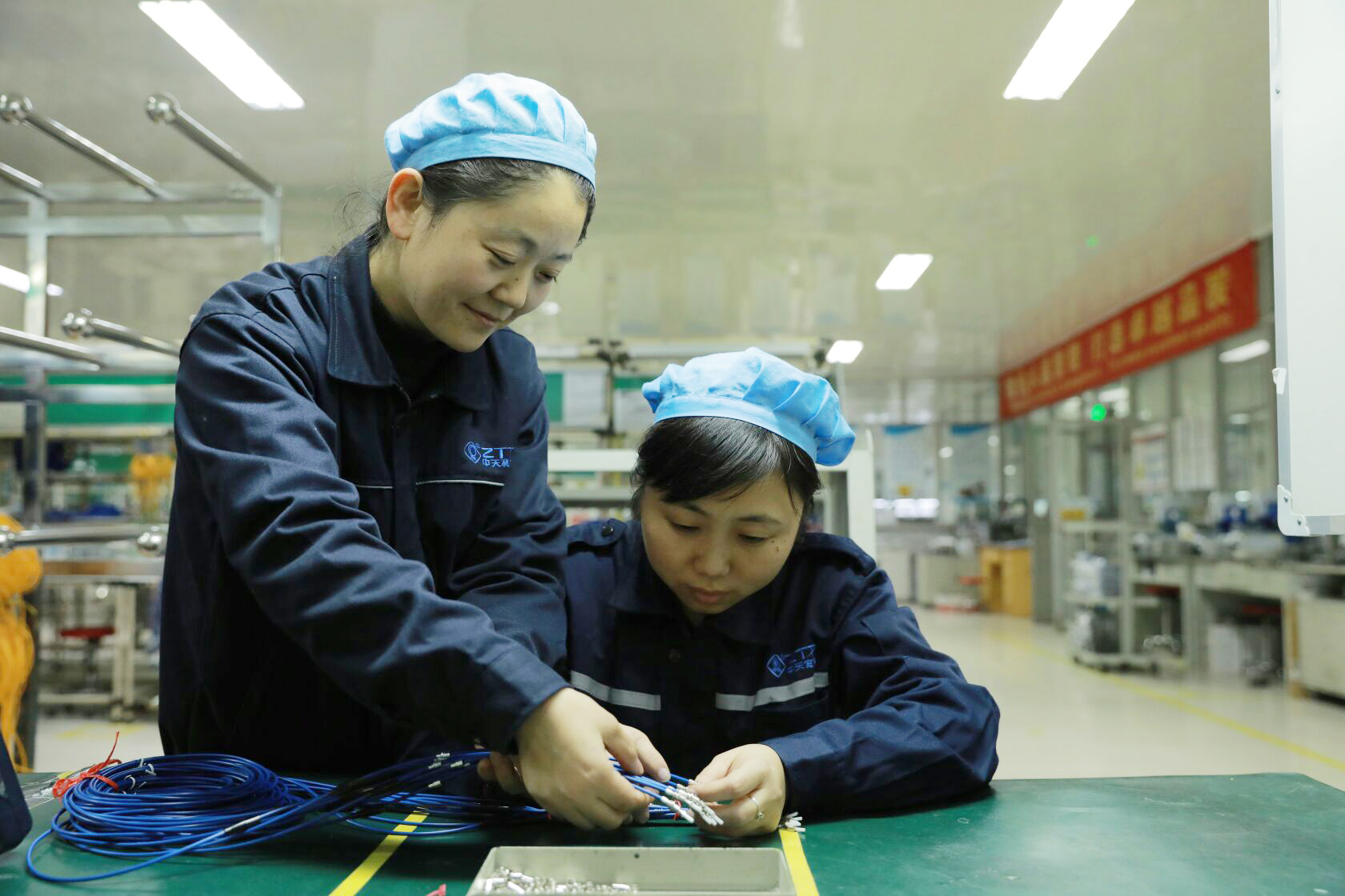 ΰ�¹���(victor1946)�ٷ���վ-Officials Website