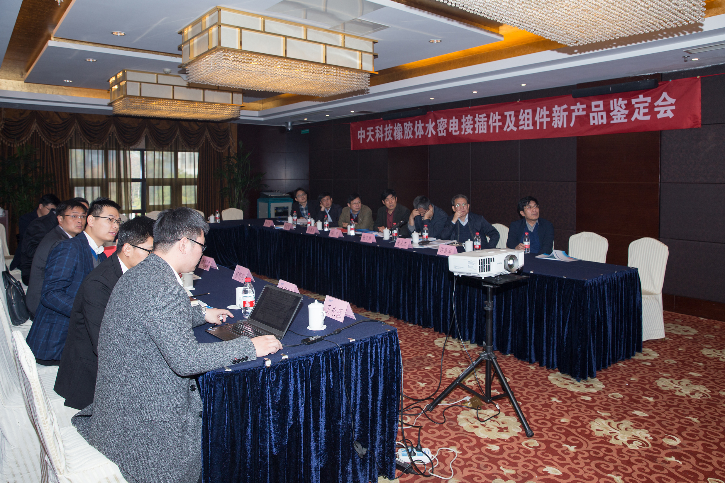 ΰ�¹���(victor1946)�ٷ���վ-Officials Website