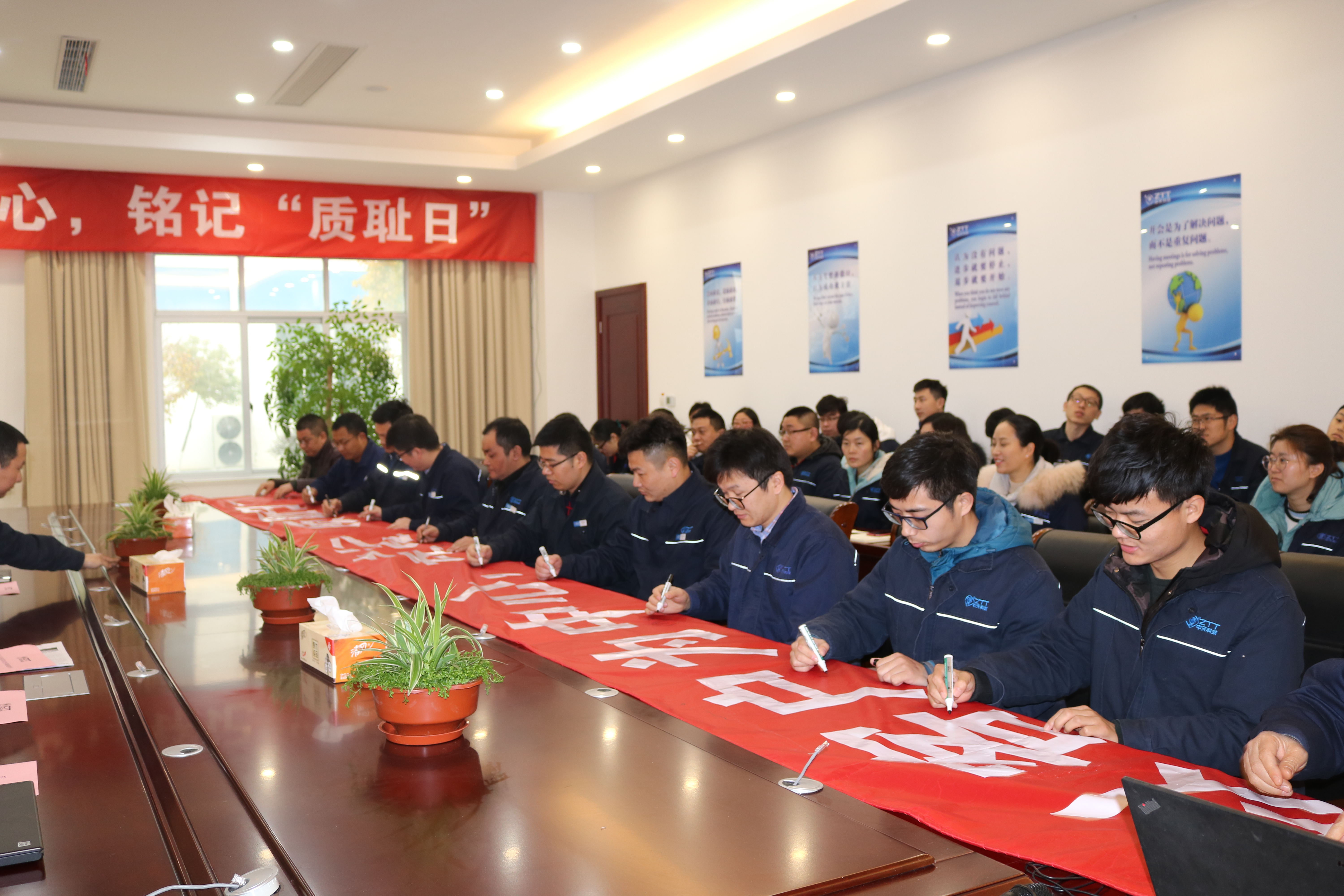 ΰ�¹���(victor1946)�ٷ���վ-Officials Website