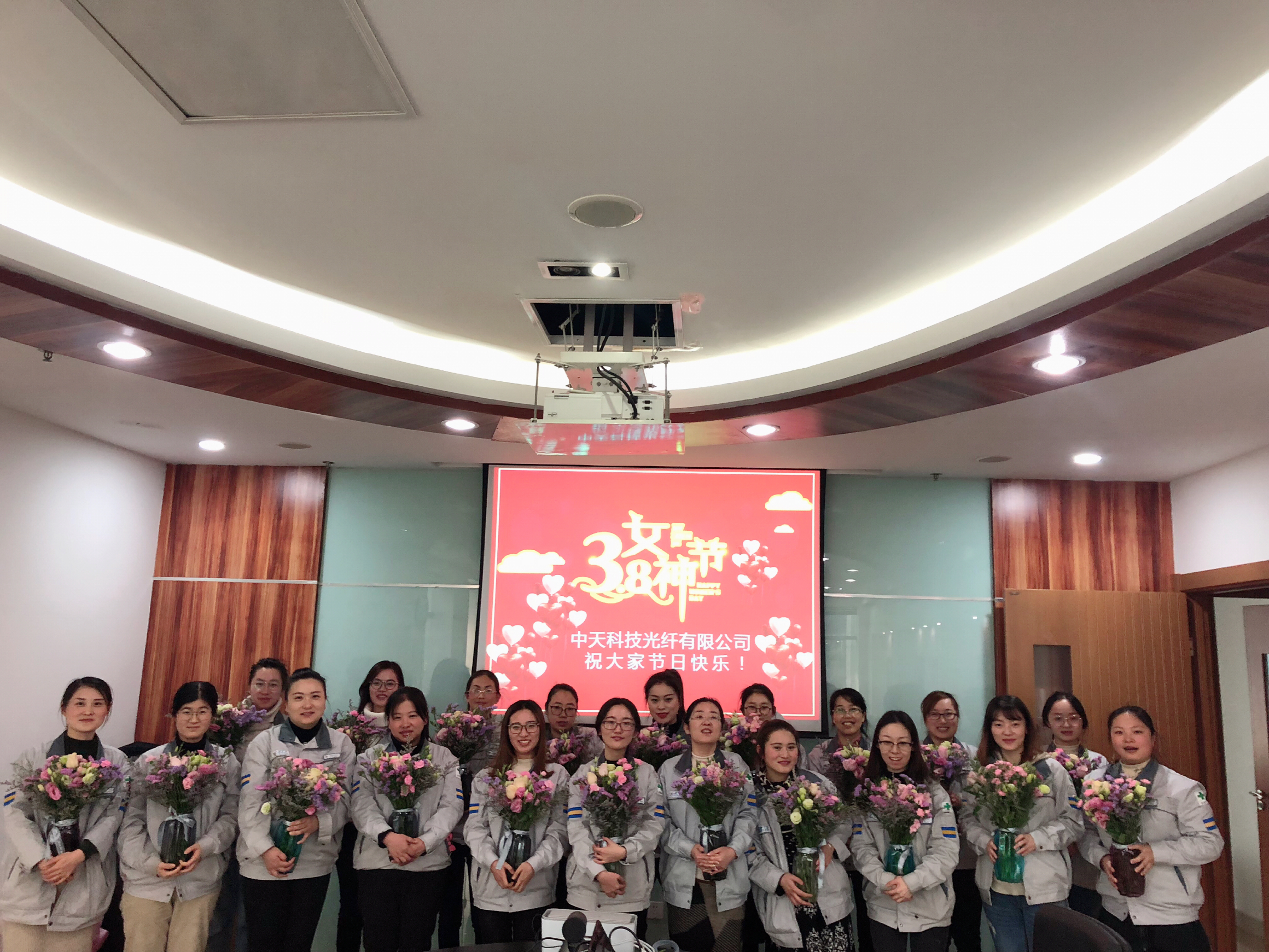 ΰ�¹���(victor1946)�ٷ���վ-Officials Website