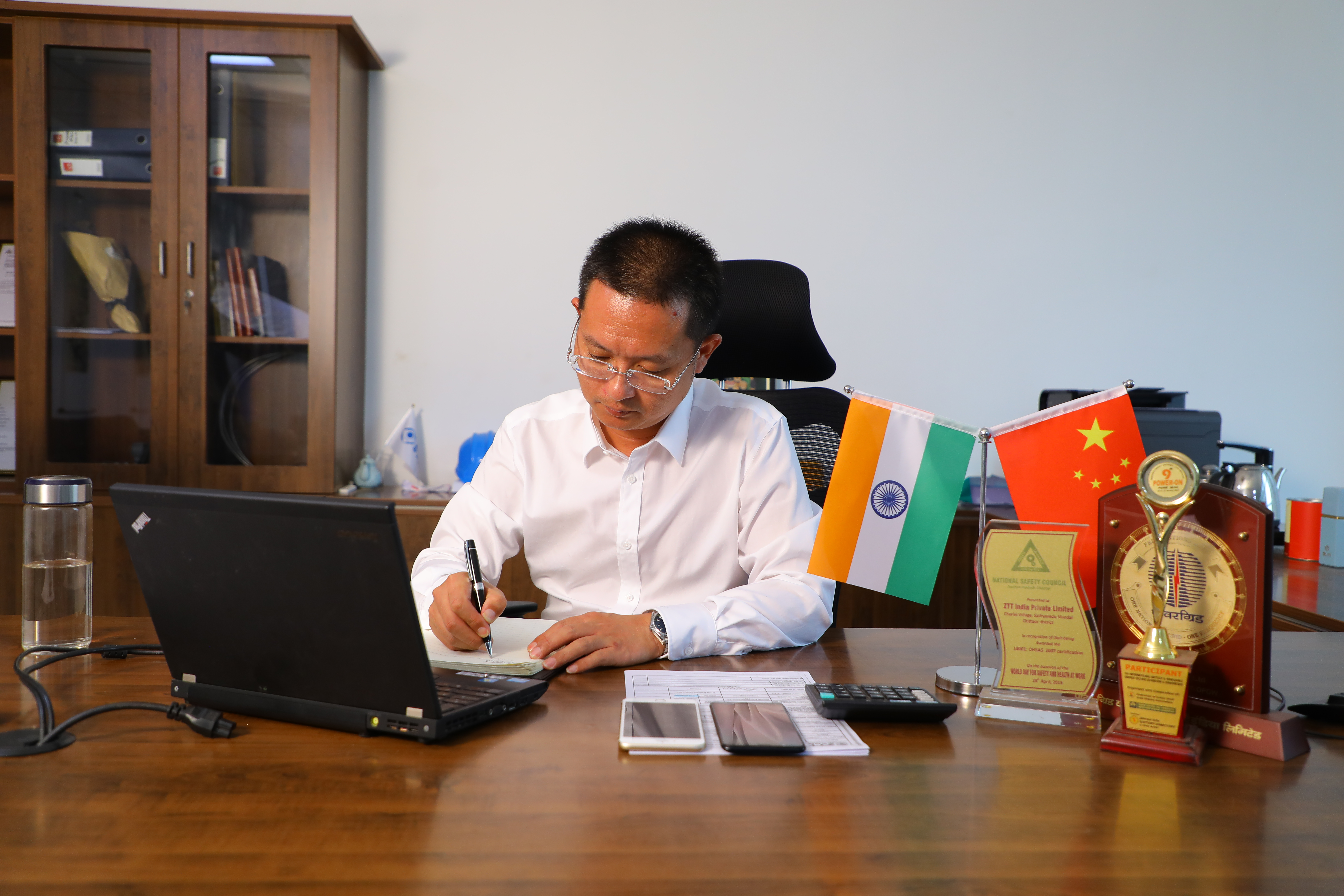 ΰ�¹���(victor1946)�ٷ���վ-Officials Website