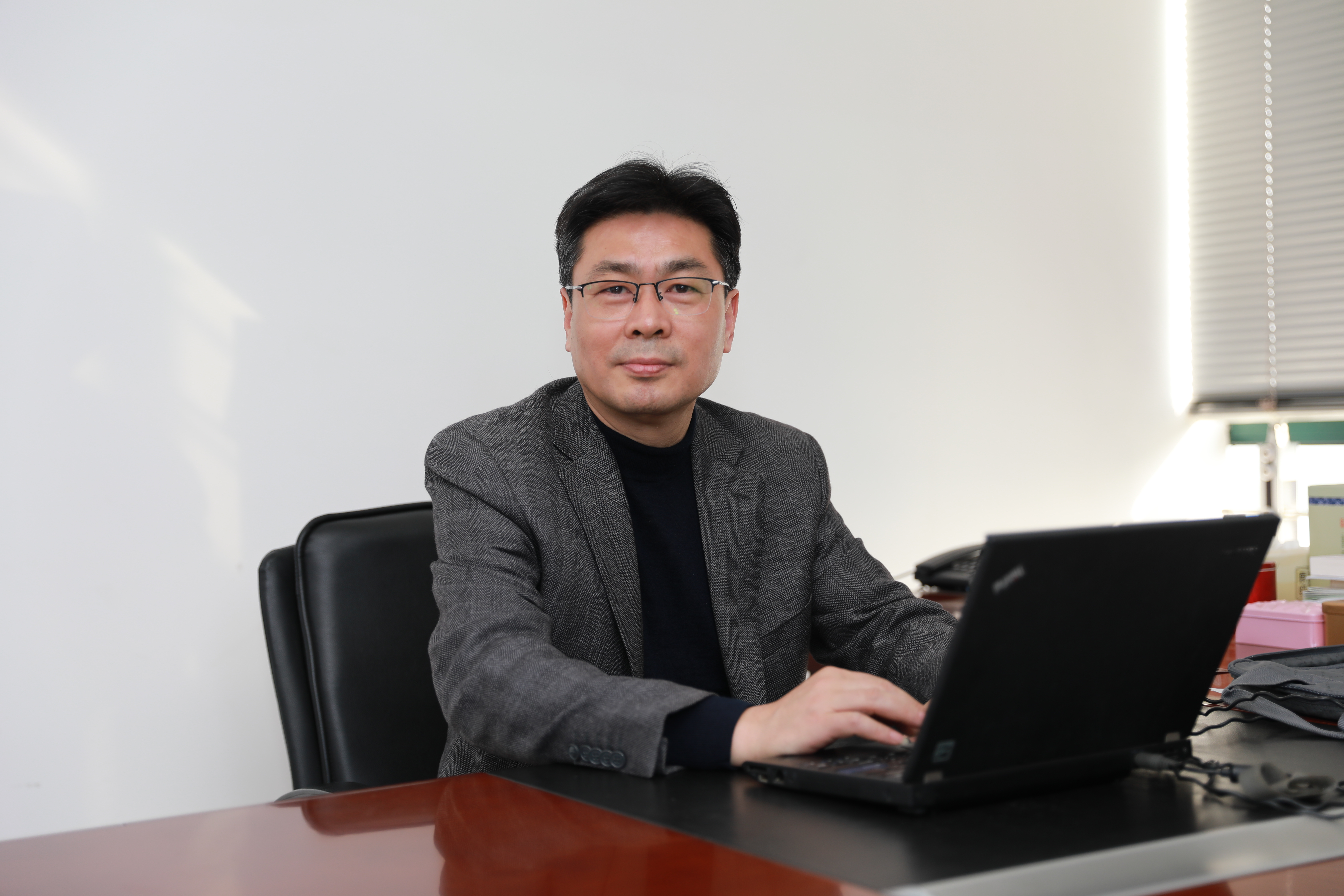 ΰ�¹���(victor1946)�ٷ���վ-Officials Website