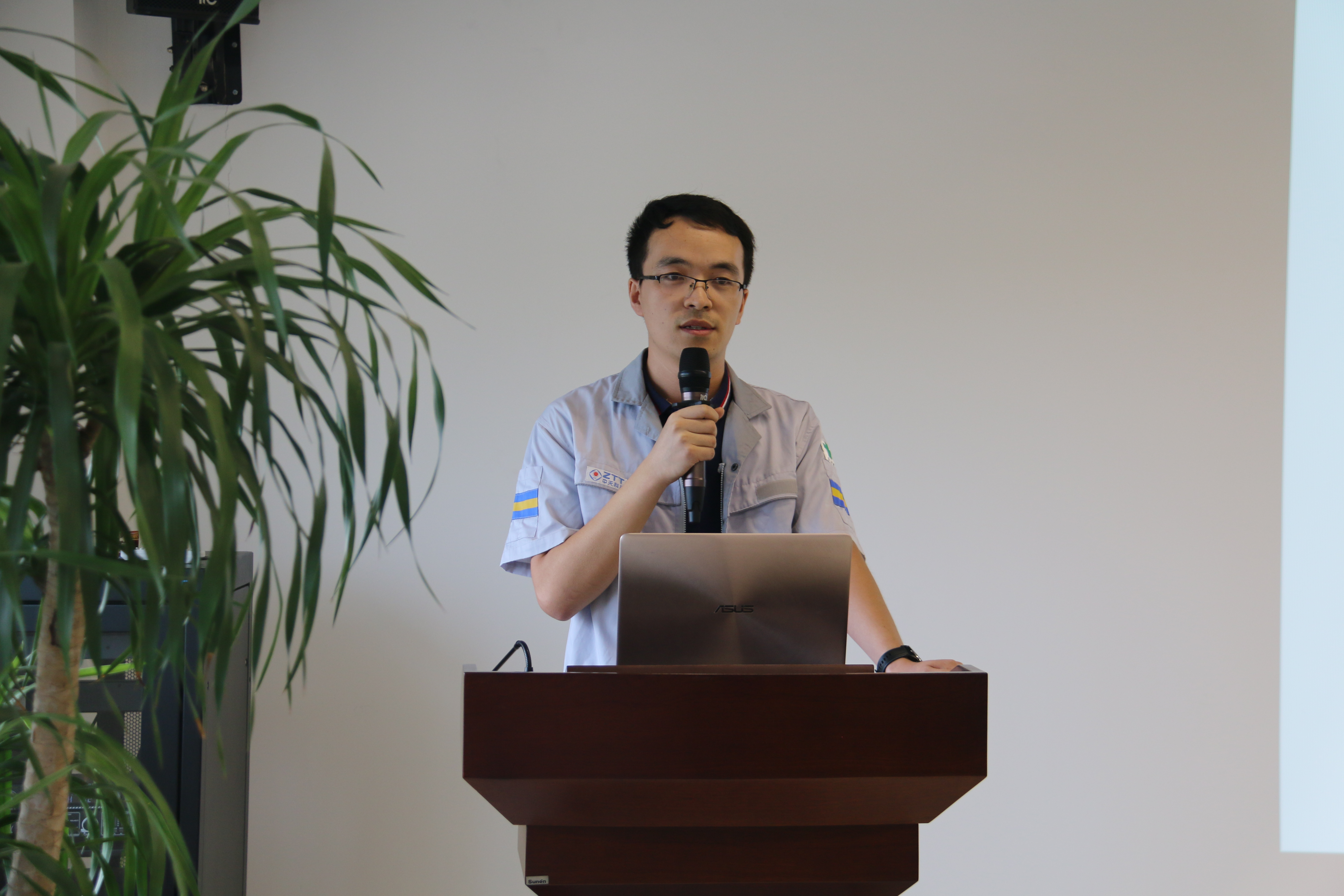 ΰ�¹���(victor1946)�ٷ���վ-Officials Website