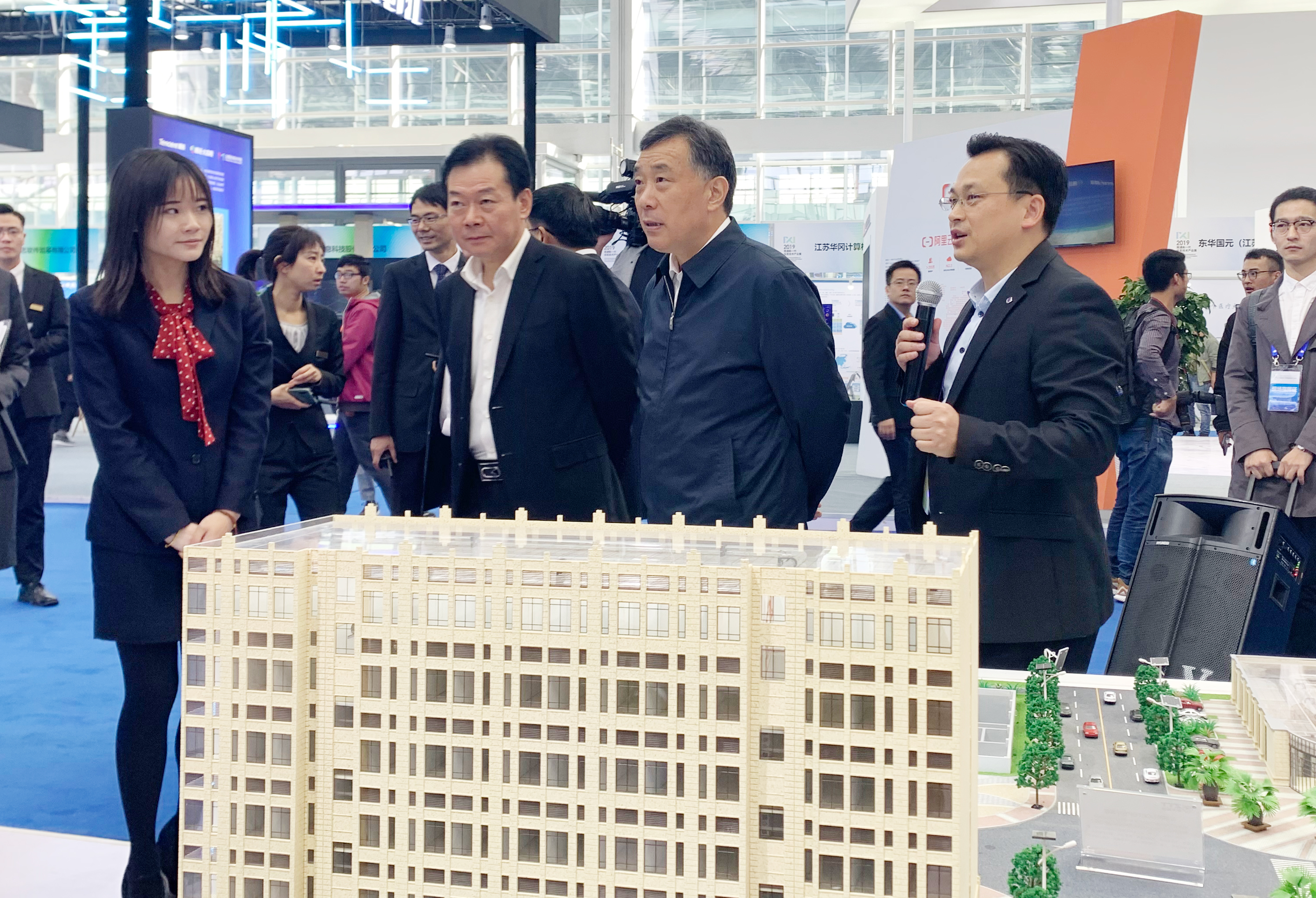 ΰ�¹���(victor1946)�ٷ���վ-Officials Website