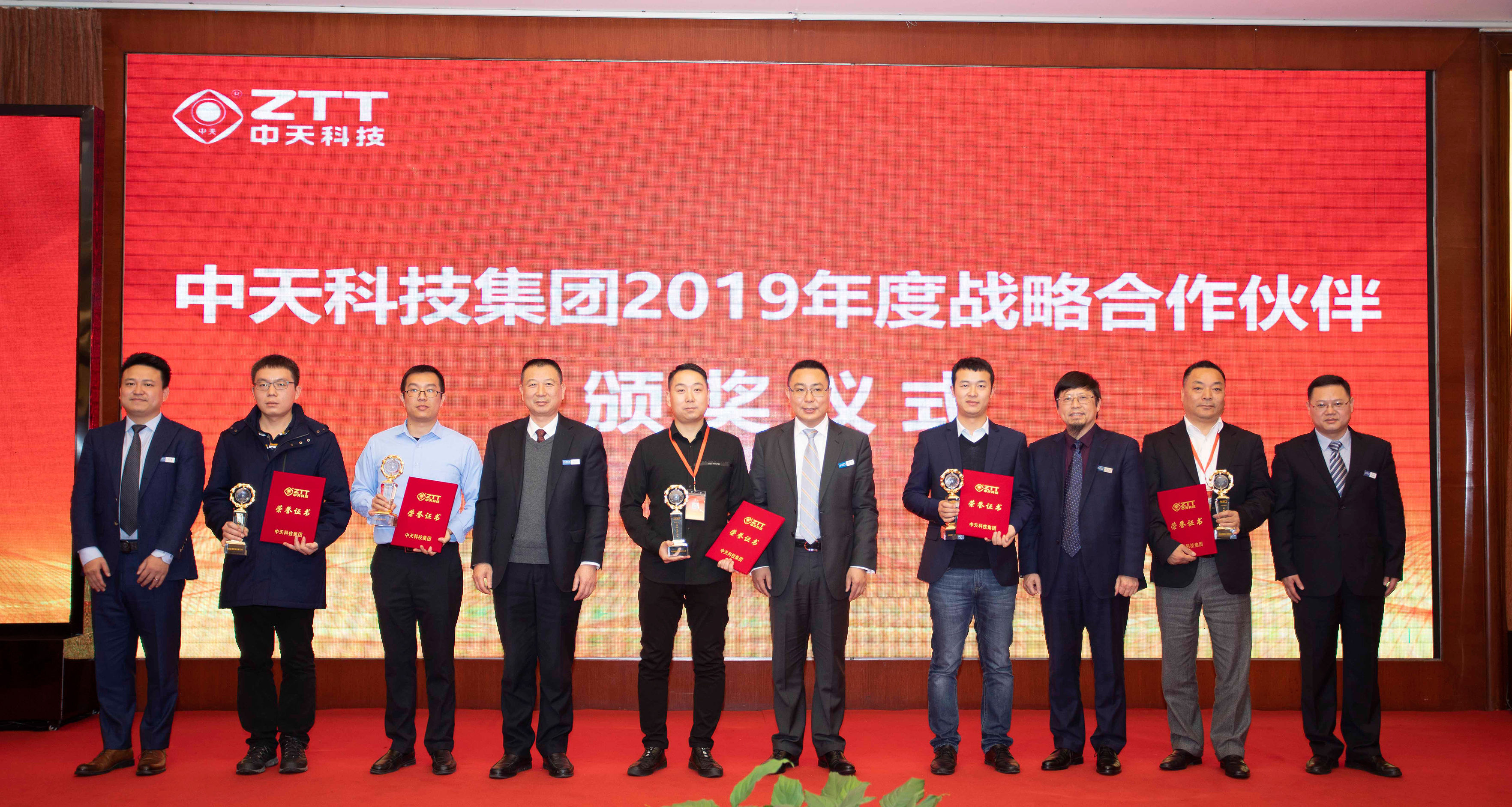 ΰ�¹���(victor1946)�ٷ���վ-Officials Website