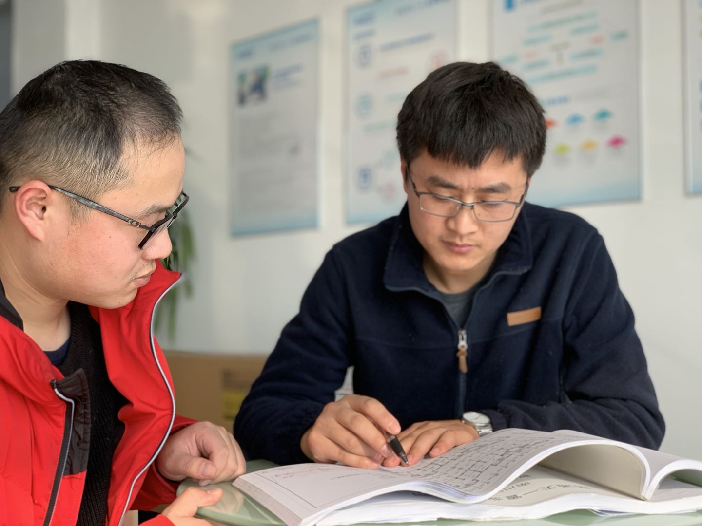 ΰ�¹���(victor1946)�ٷ���վ-Officials Website