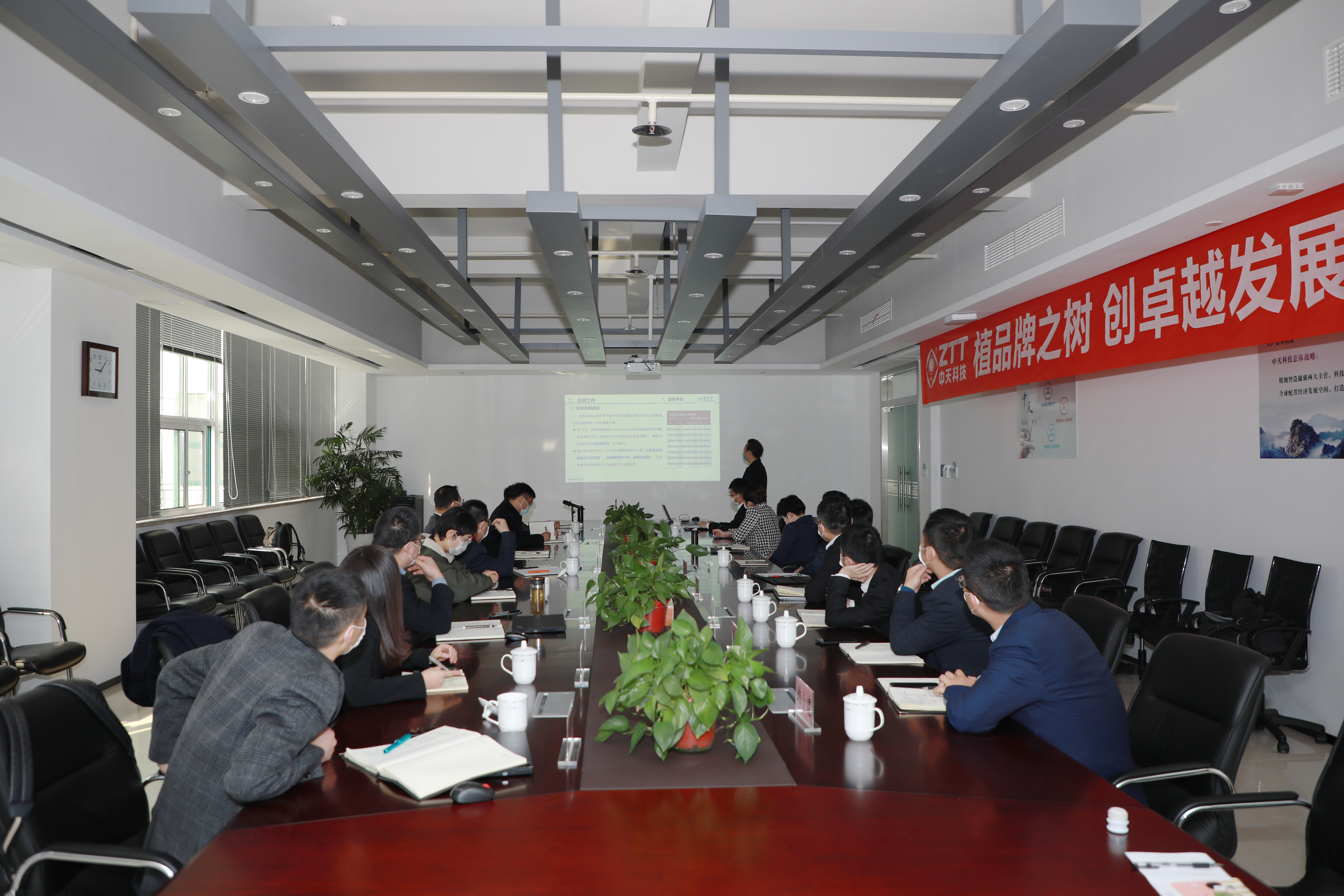 ΰ�¹���(victor1946)�ٷ���վ-Officials Website