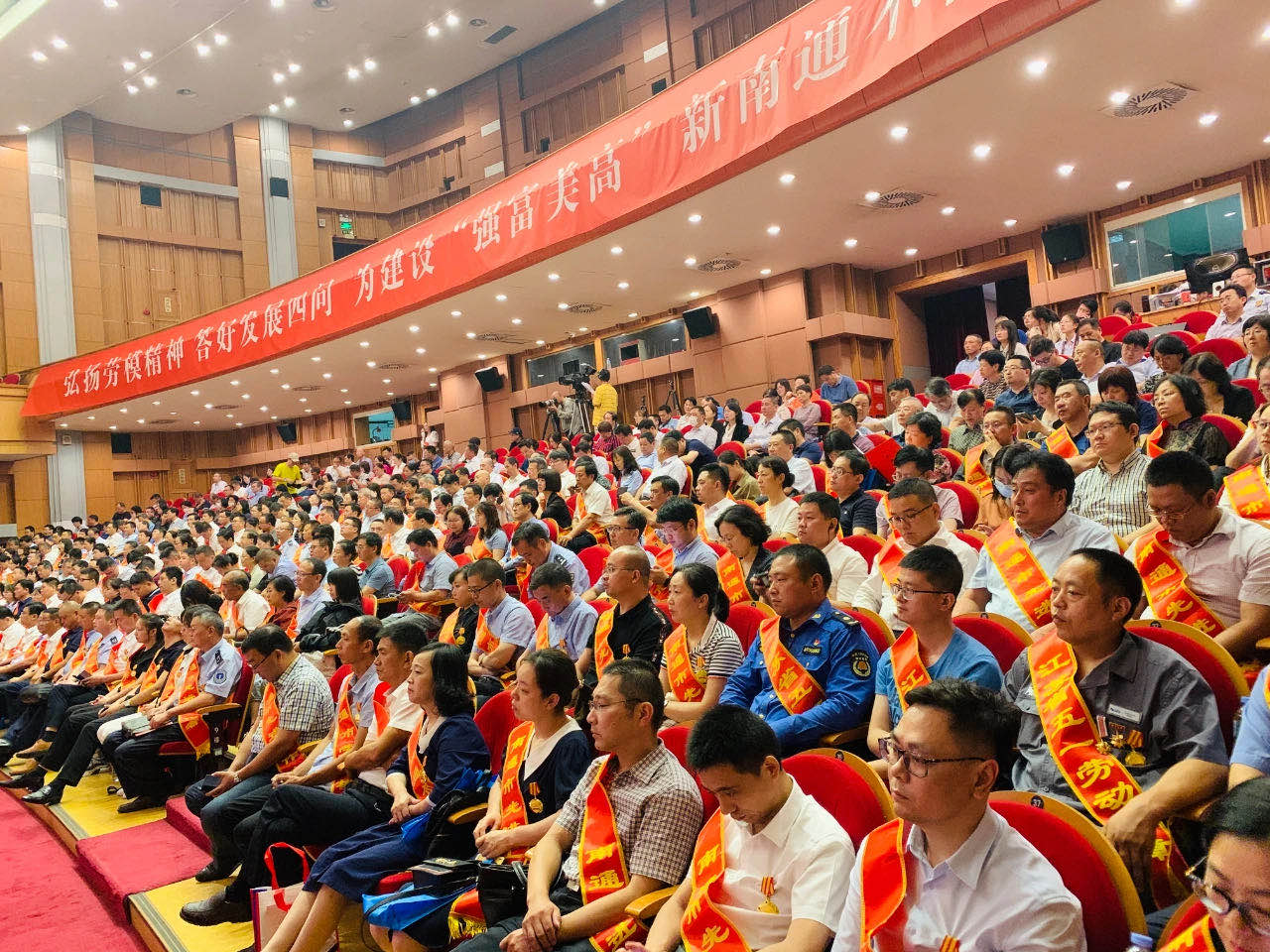 ΰ�¹���(victor1946)�ٷ���վ-Officials Website