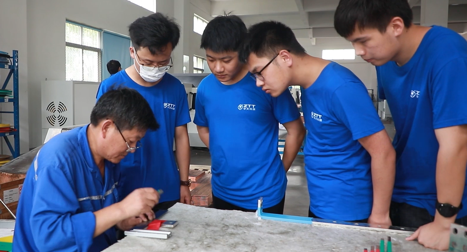 ΰ�¹���(victor1946)�ٷ���վ-Officials Website