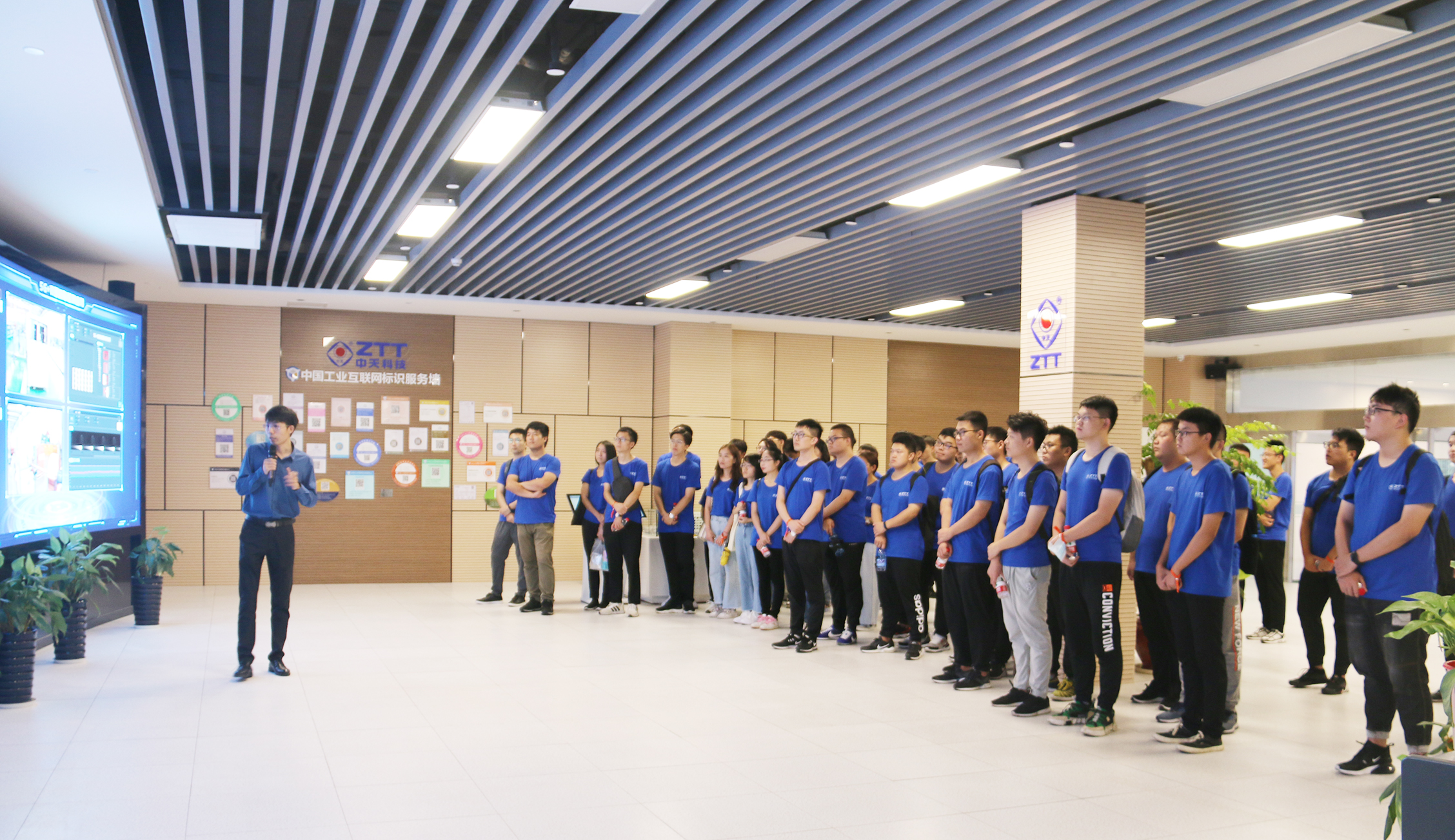 ΰ�¹���(victor1946)�ٷ���վ-Officials Website