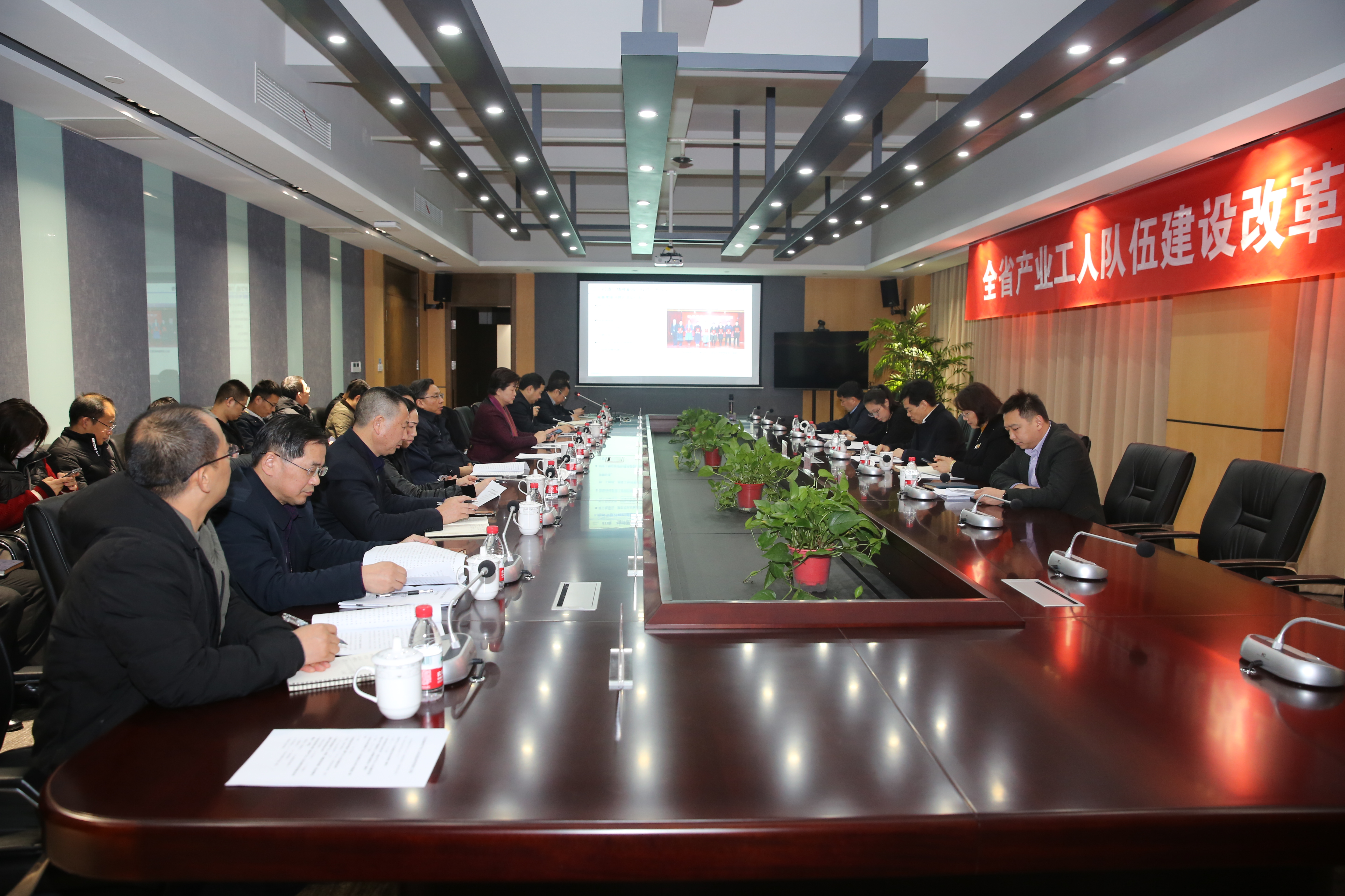 ΰ�¹���(victor1946)�ٷ���վ-Officials Website