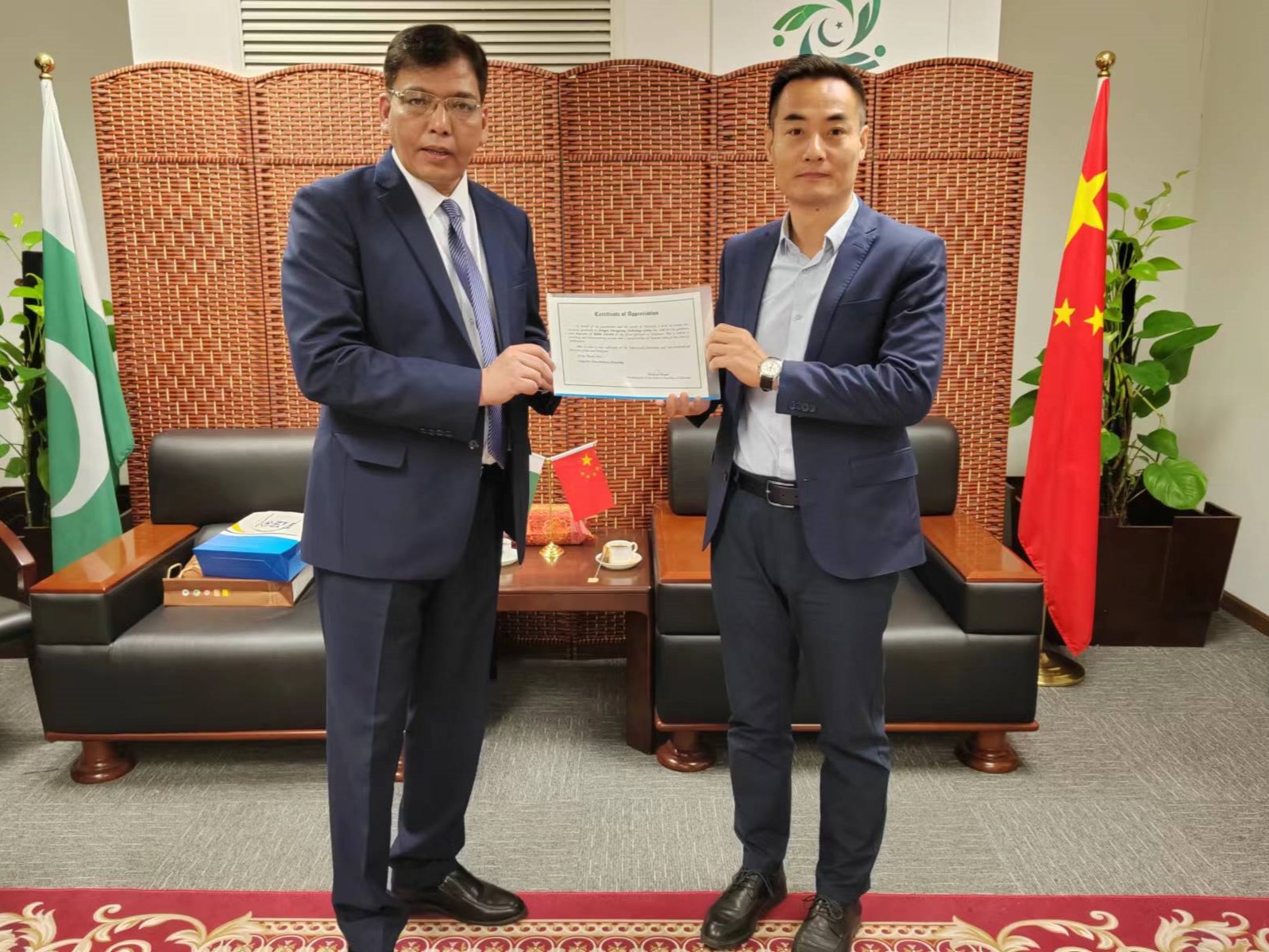 ΰ�¹���(victor1946)�ٷ���վ-Officials Website