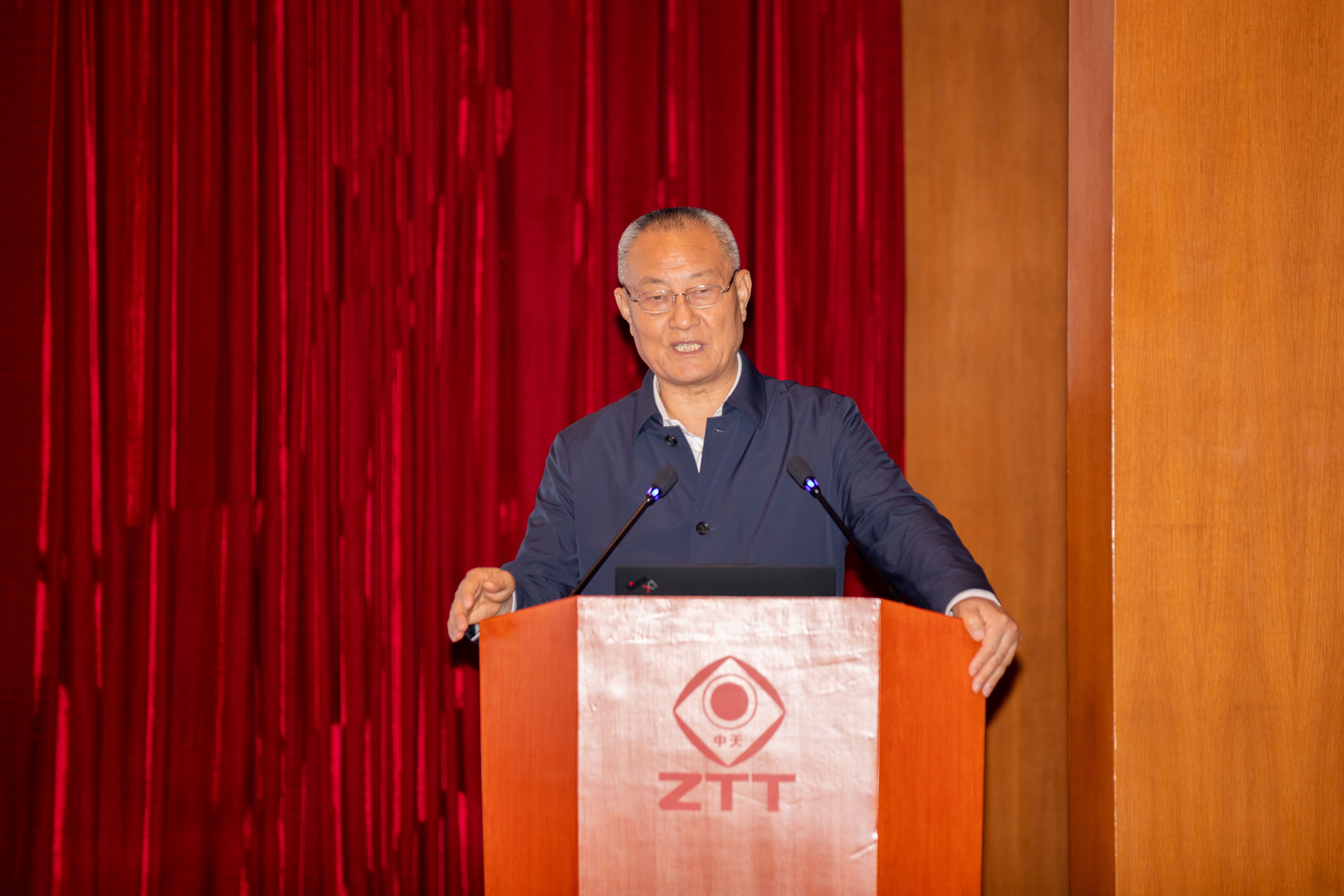 ΰ�¹���(victor1946)�ٷ���վ-Officials Website