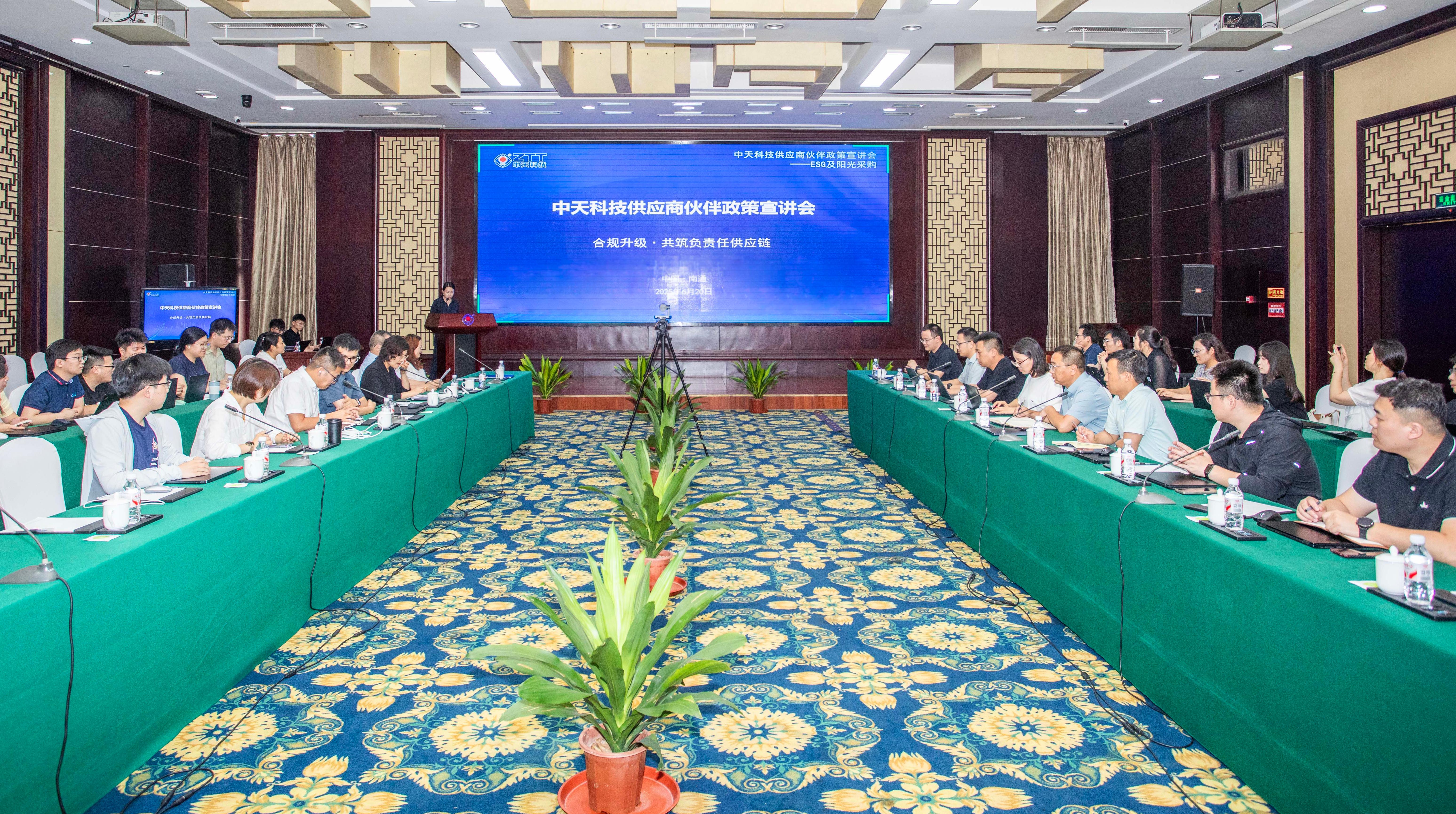 ΰ�¹���(victor1946)�ٷ���վ-Officials Website