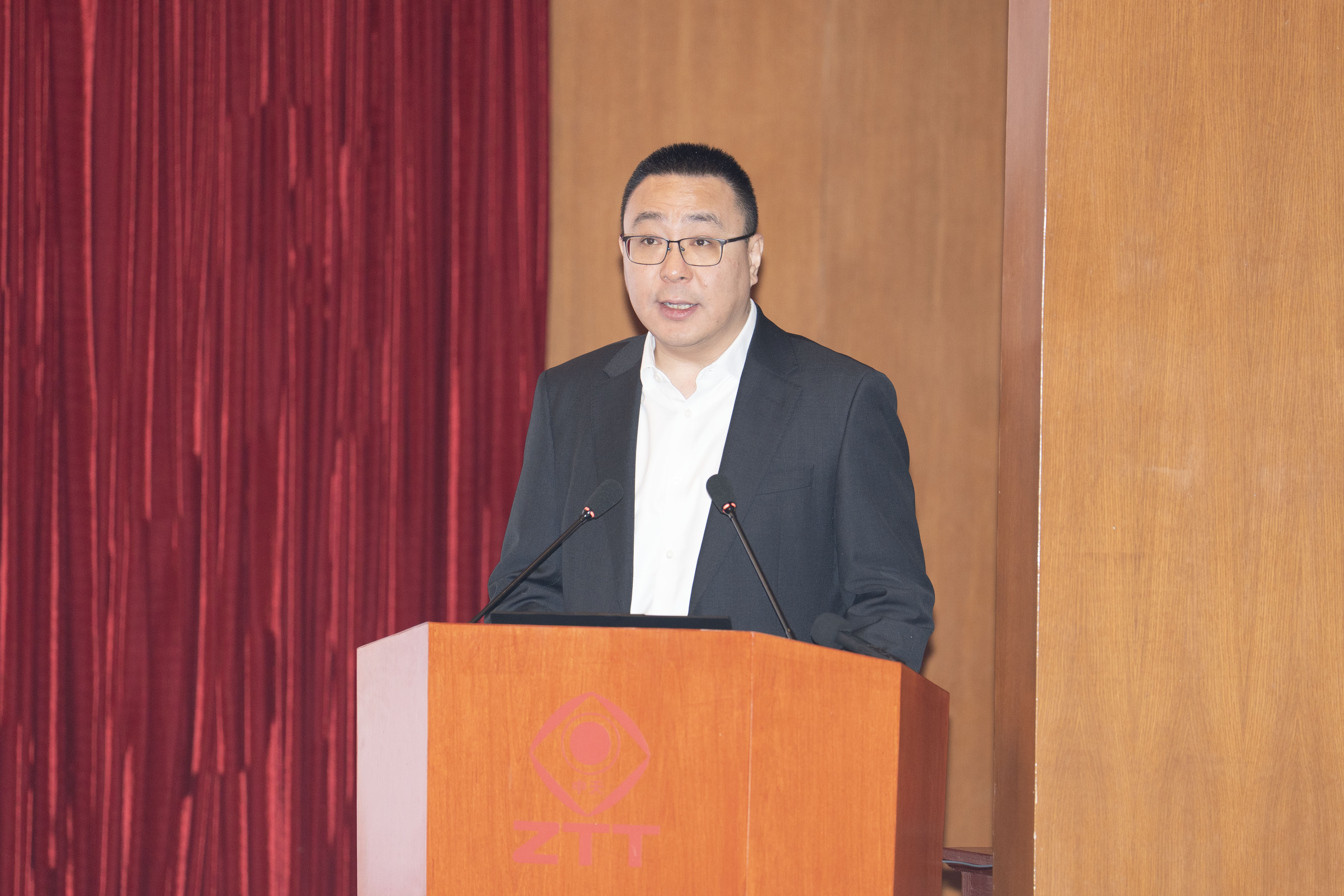 ΰ�¹���(victor1946)�ٷ���վ-Officials Website