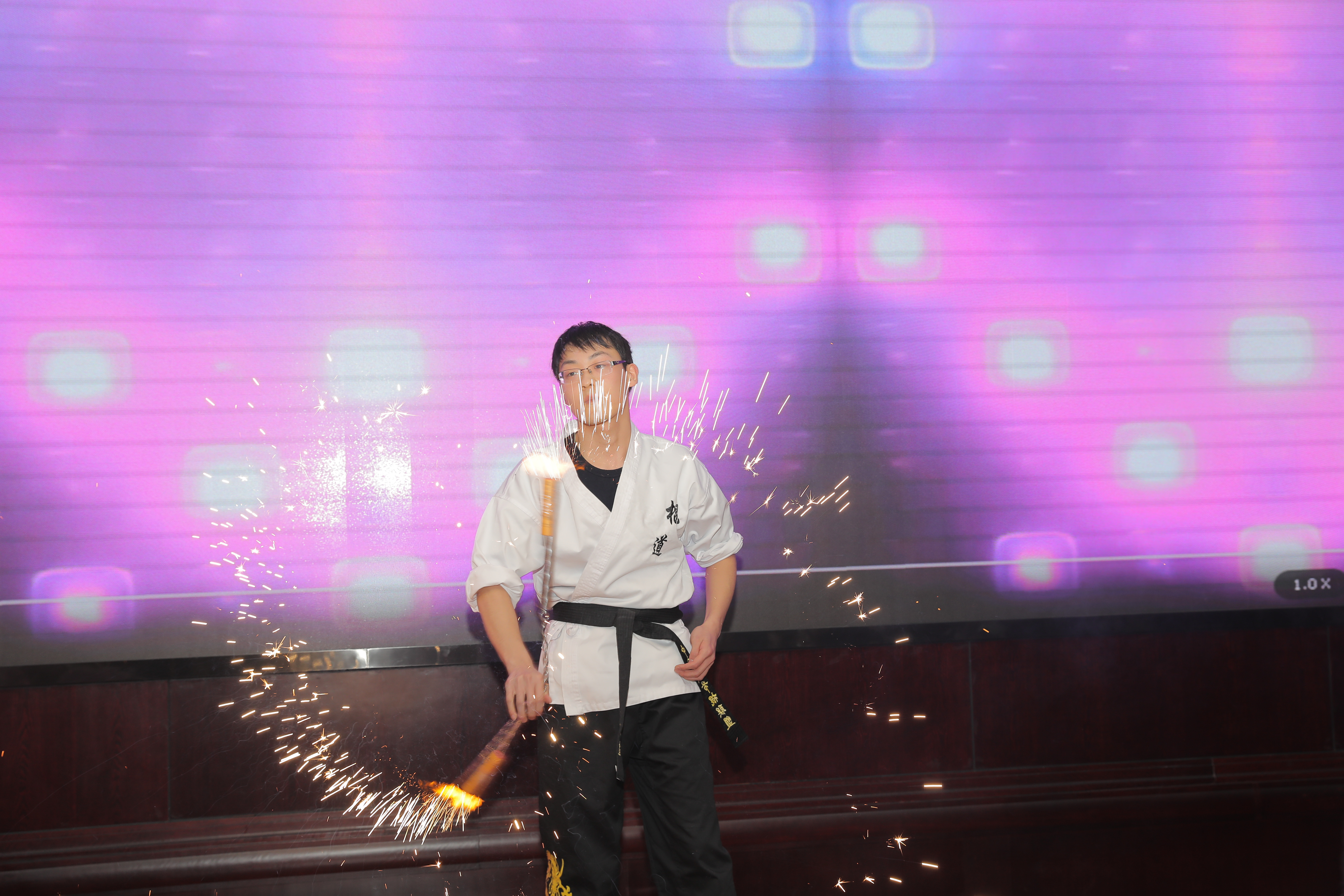 ΰ�¹���(victor1946)�ٷ���վ-Officials Website