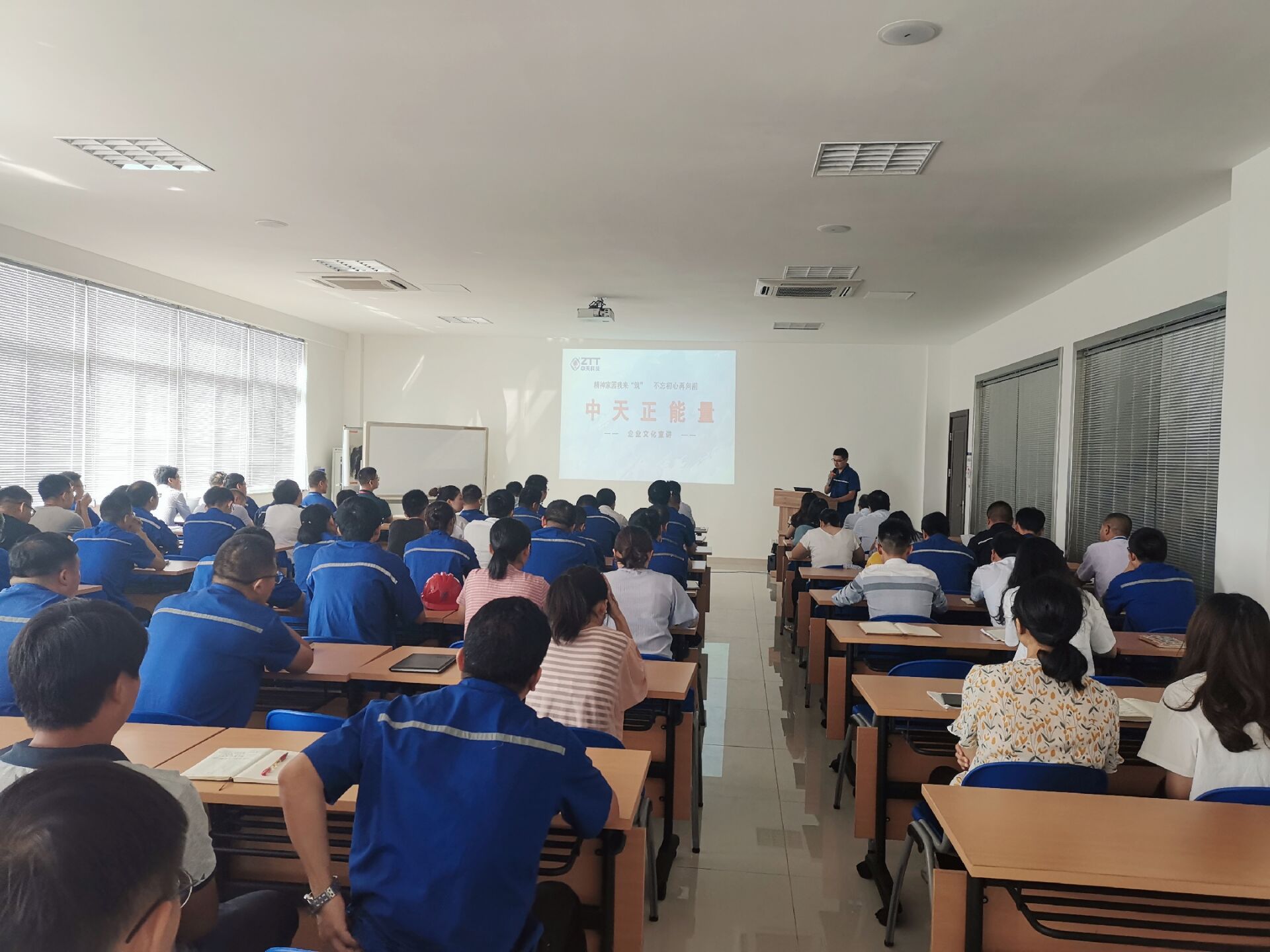 ΰ�¹���(victor1946)�ٷ���վ-Officials Website