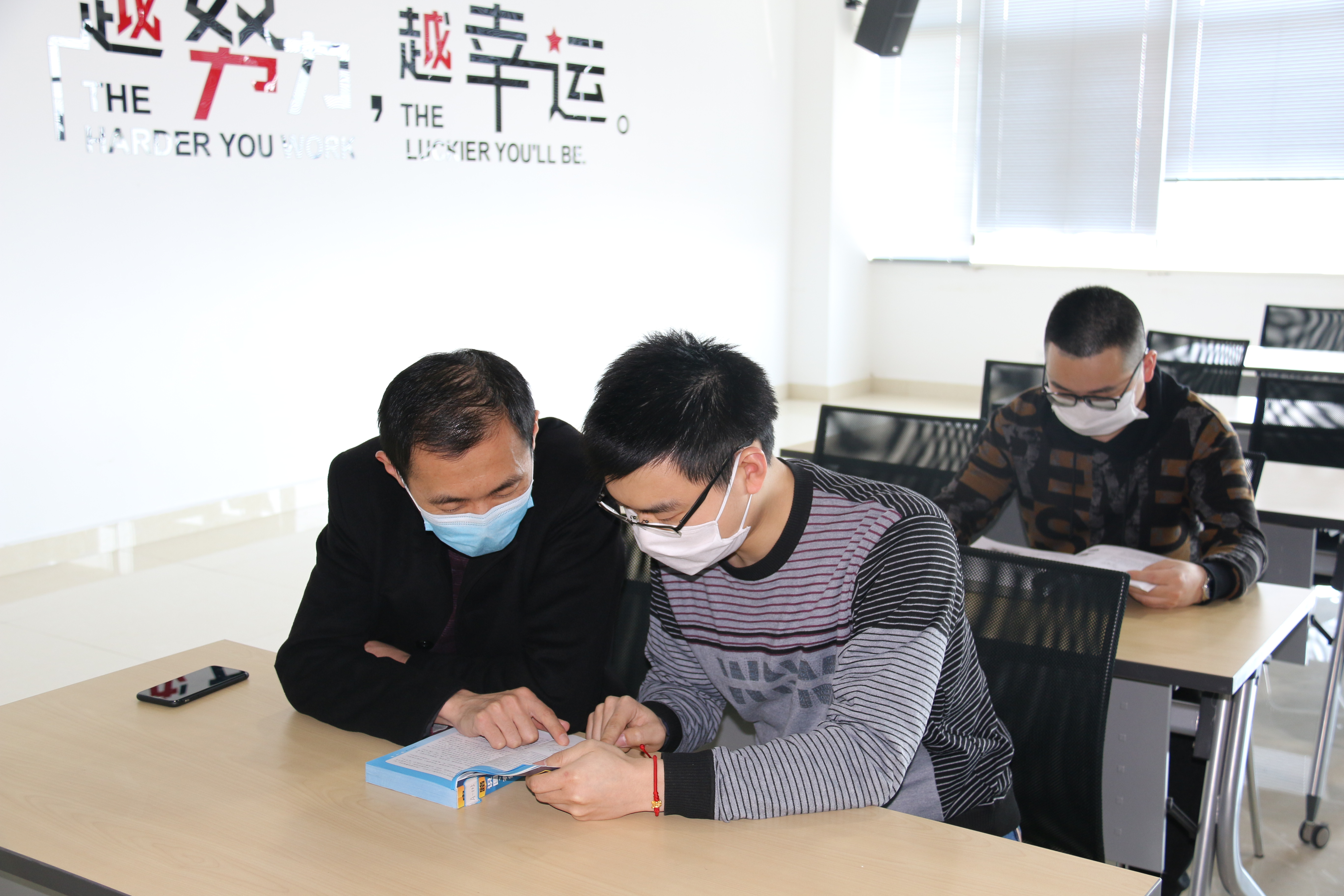 ΰ�¹���(victor1946)�ٷ���վ-Officials Website